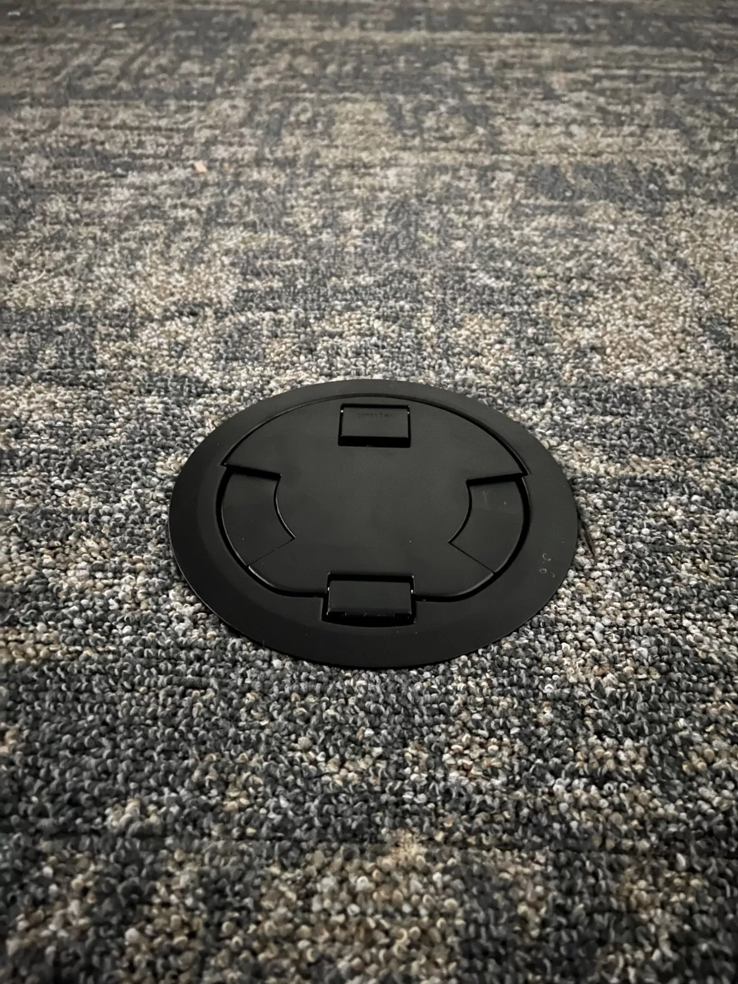 Floor device power outlet